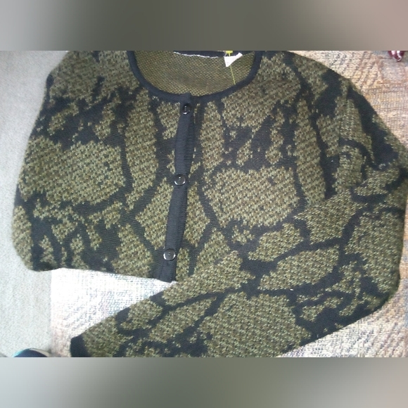 Vintage Sag Harbor Sweater - Picture 2 of 10